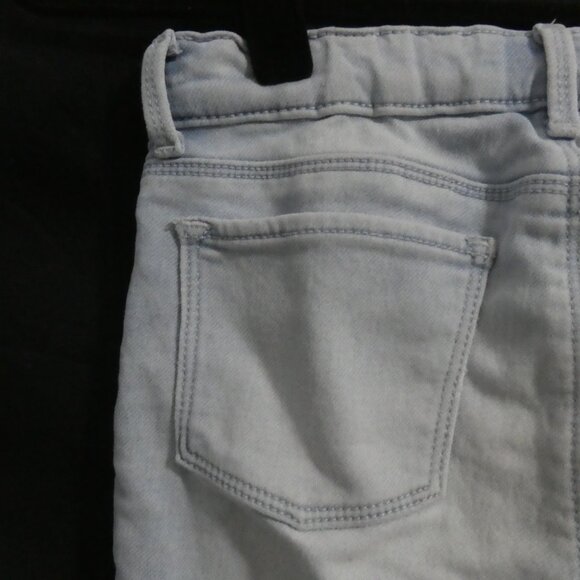 OLD NAVY - Stretch | 12 regular | Ballerina 360° Stretch Light Wash Bermuda Jean - Picture 9 of 14